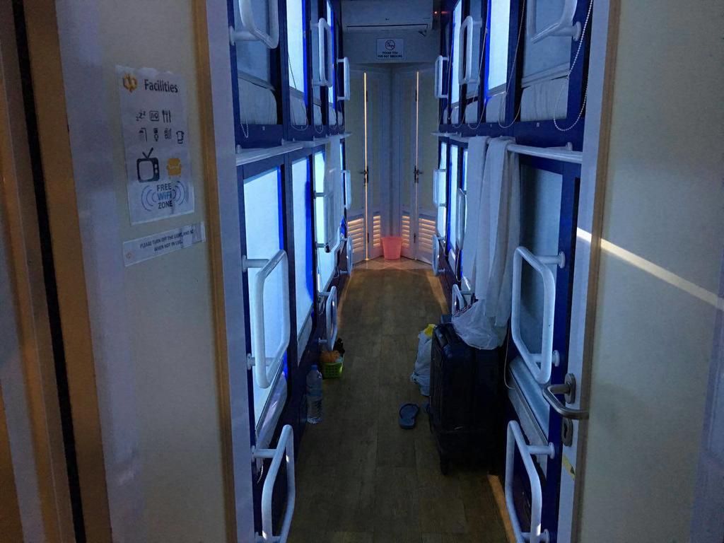 Qb Sleep Capsule Hotel Kuta Lombok Exterior foto